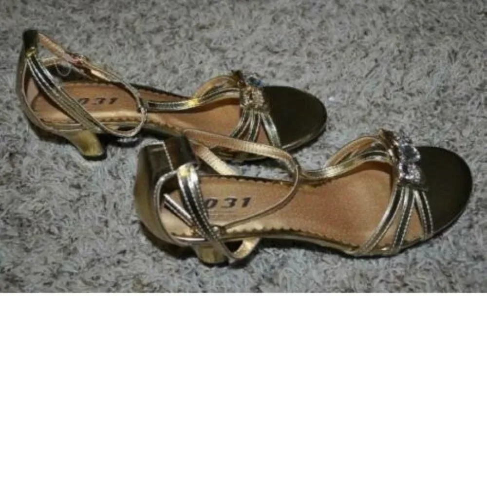 Princess Dress Up Shoes Gold 4/5 Low Block Heels T-Strap Halloween Sandals Girls
